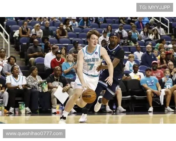 黄蜂官方宣布签约NCAA得分王埃里克狄克逊前湖人球员重返赛场